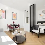 Heart Of The Old Town Royal By Renters