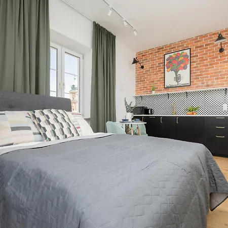 Heart Of The Old Town Royal By Renters Lägenhet *