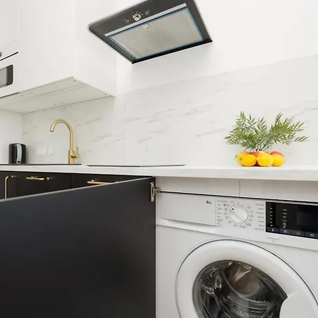 Heart Of The Old Town Royal By Renters