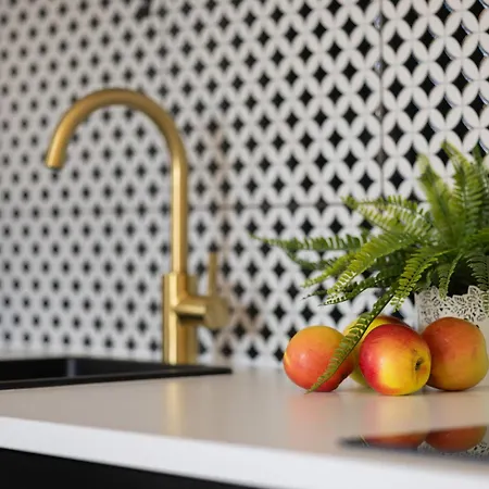 Heart Of The Old Town Royal By Renters Appartement