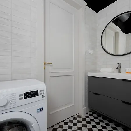 Heart Of The Old Town Royal By Renters *