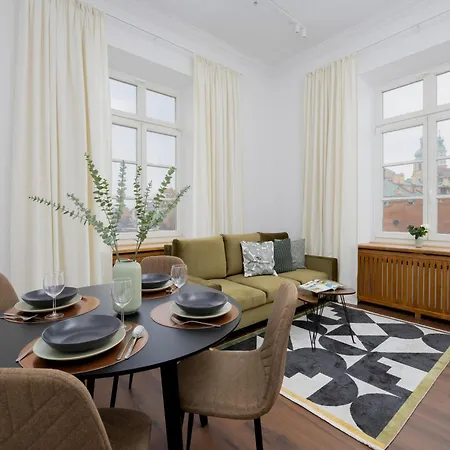 Heart Of The Old Town Royal By Renters Appartement