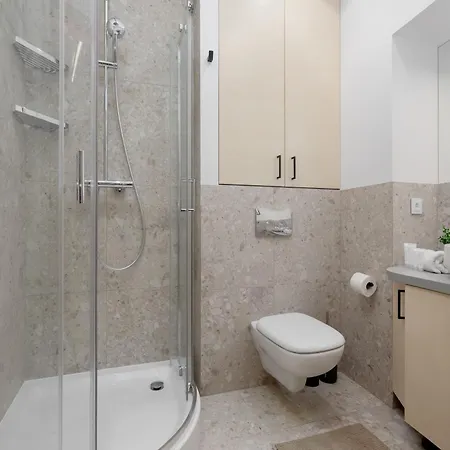Heart Of The Old Town Royal By Renters