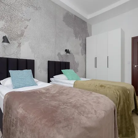Heart Of The Old Town Royal By Renters *