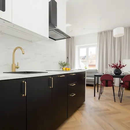 Heart Of The Old Town Royal By Renters Apartament *