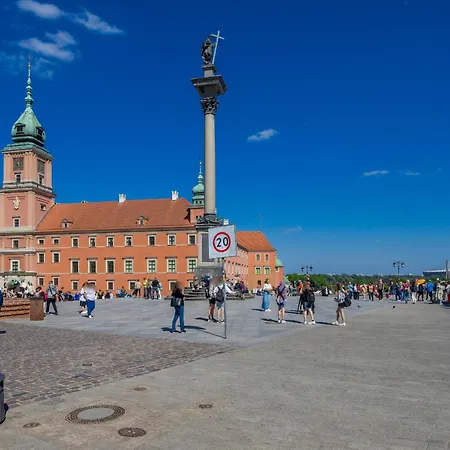 Heart Of The Old Town Royal By Renters